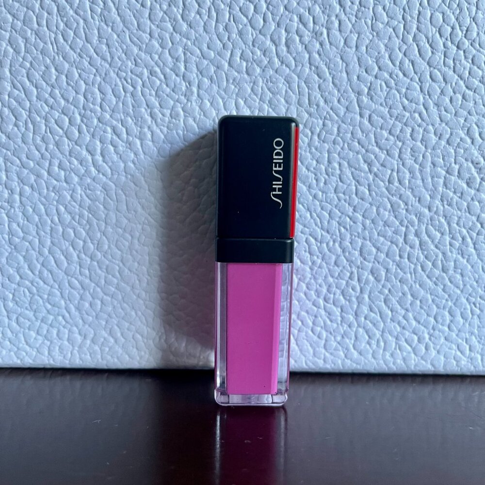Discontinued NEW Shiseido Lacquer Ink Lipshine in 301 Lilac Strobe